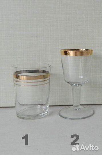 Набор из разных рюмок и стопок