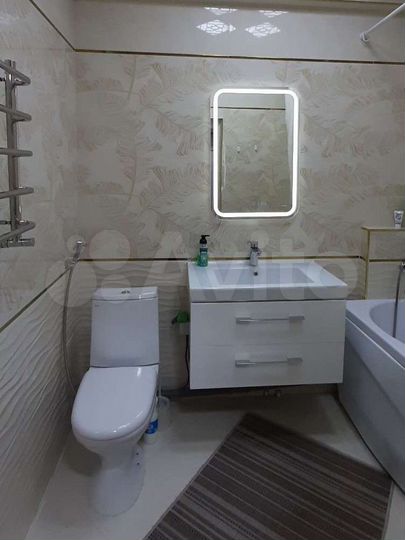 2-к. квартира, 70 м², 2/10 эт.