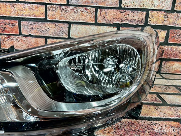 Фары новые на Hyundai Solaris 1 2010-2015 года