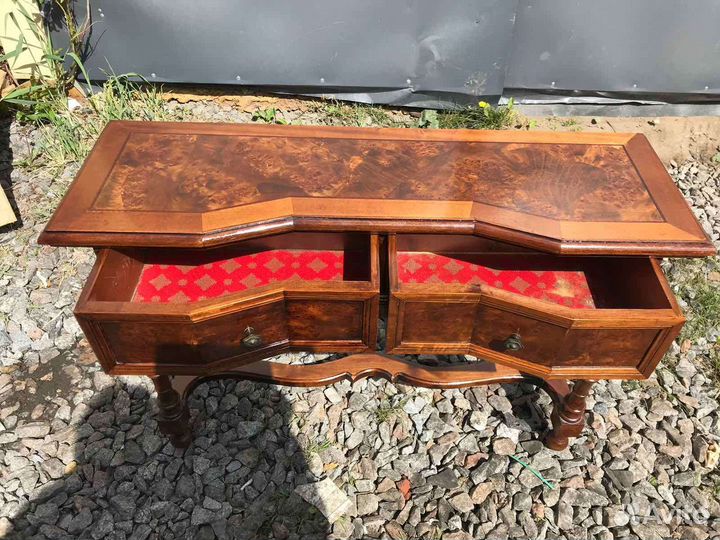 Старинная ореховая консоль из Франции