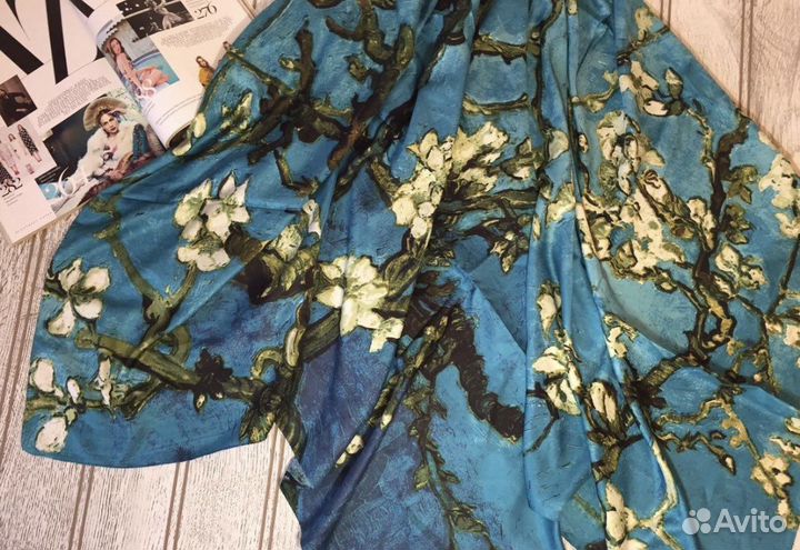 Платок Ван Гог «Цветущие ветки миндаля» 140х140