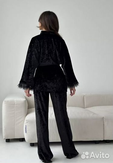 Костюм женский