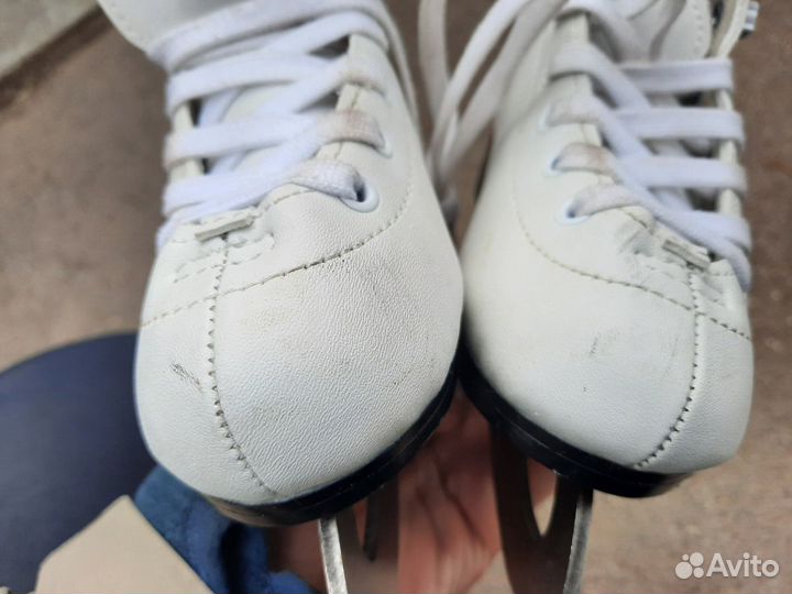 Коньки фигурные