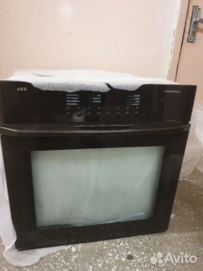 Духовой шкаф AEG Competence b8100-d