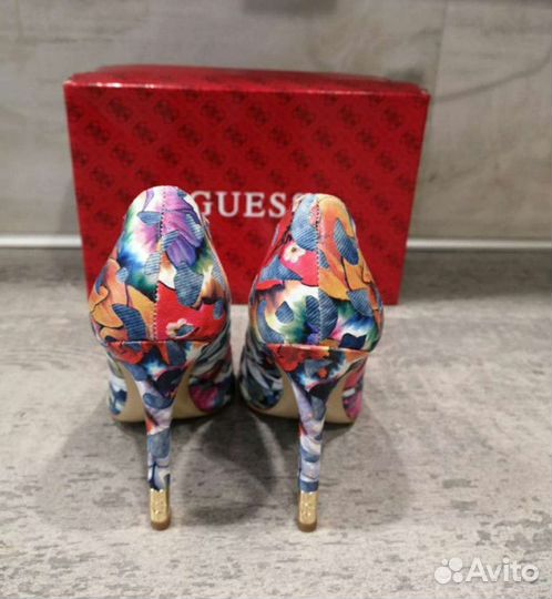 Туфли Guess