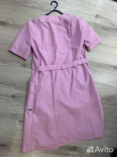 Форма для мастера маникюра