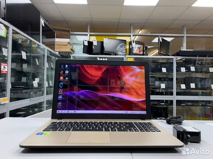 Ноутбук asus Core i3-5/ nvidia/ SSD 256Gb