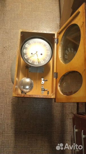 Часы янтарь настенные с боем СССР