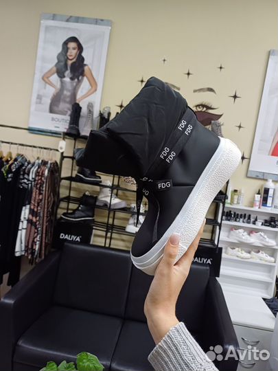 Дутики женские зимние