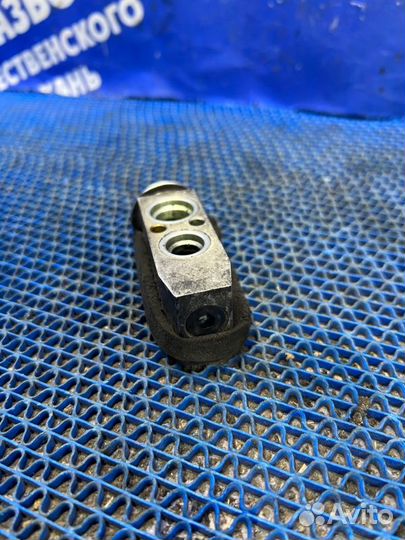 Клапан кондиционера Nissan Cefiro A33 седан VQ20