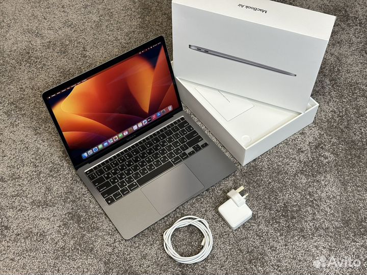 MacBook Air 13 M1 2020 8/256gb. Идеал. 7 циклов