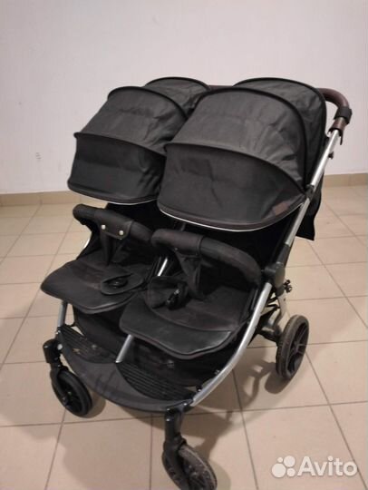 Коляска для двойни