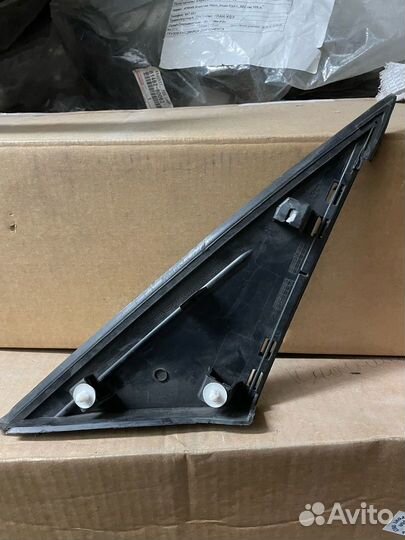 Накладка крыла переднего левого Ford Focus 3