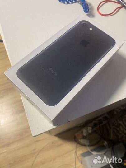 Коробка от iPhone 7