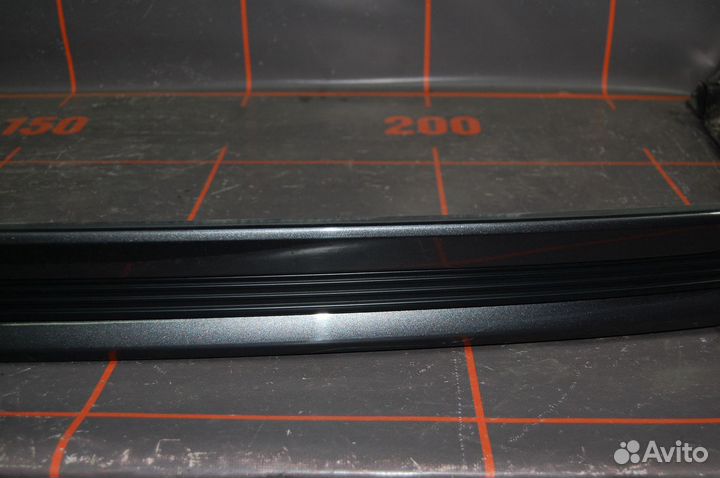 Накладка бампера заднего - Toyota Land Cruiser 200