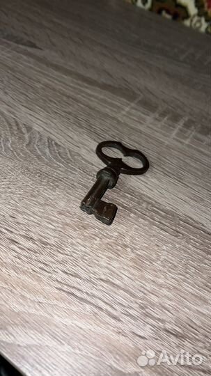 Сундук старинный