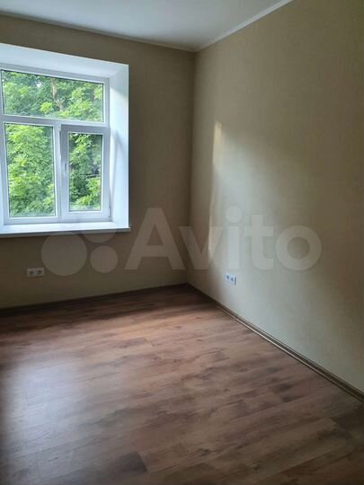 Комната 6,3 м² в 3-к., 1/5 эт.