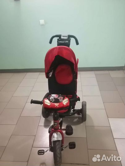 Детский трехколесный велосипед с ручкой