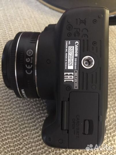 Зеркальный фотоаппарат