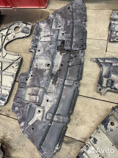 Защита кузова антигравийная Toyota Highlander 3