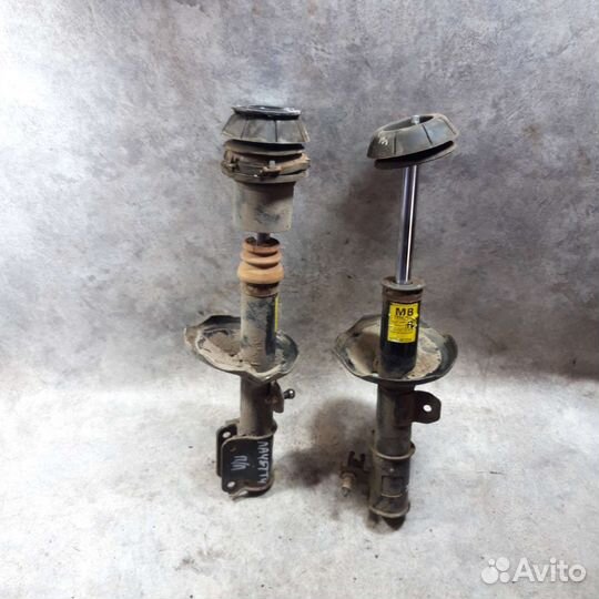 Амортизатор передний левый правый Шевроле Лачетти