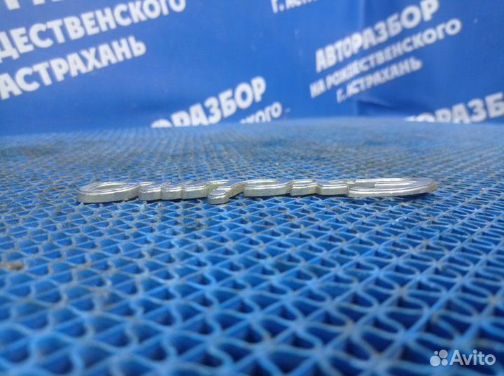 Эмблема Nissan Cefiro A33 седан VQ20 2000