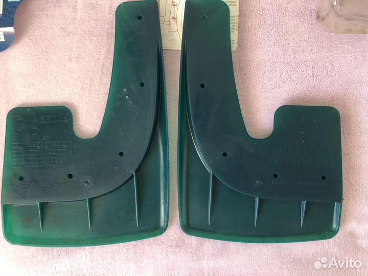 Брызговики зеленые универсальные резинопластиковые