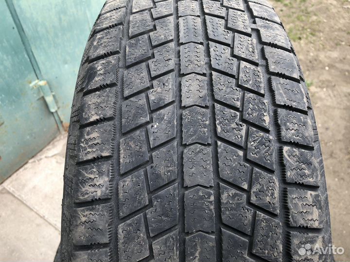 Hankook Nordik IS RW08 235/65 R17 104T