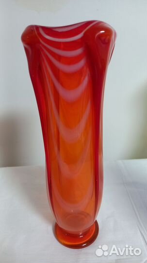 Вазы Неман, Красный май, сульфидное цветное стекло