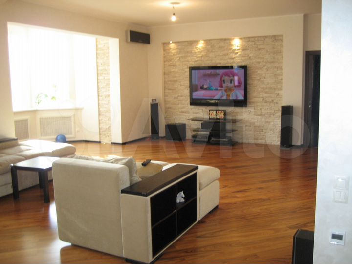 4-к. квартира, 147 м², 2/10 эт.