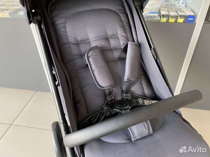 Коляска прогулочная Carrello