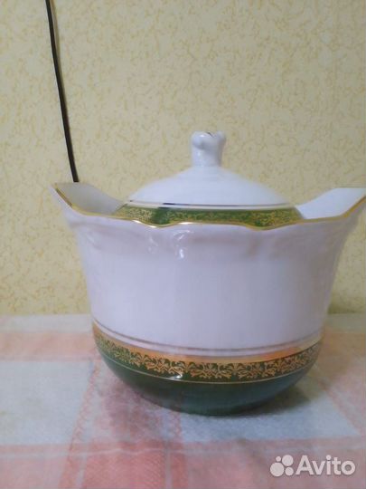 Супница фарфоровая