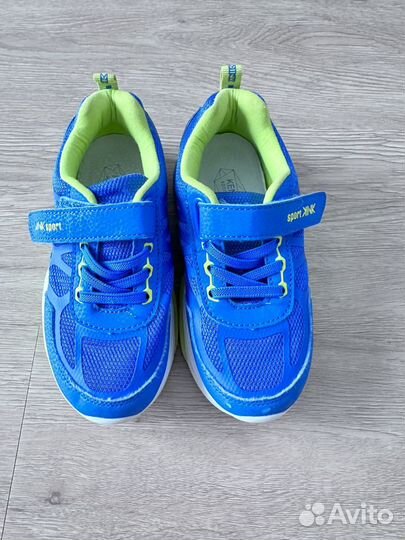 Кроссовки с огоньками