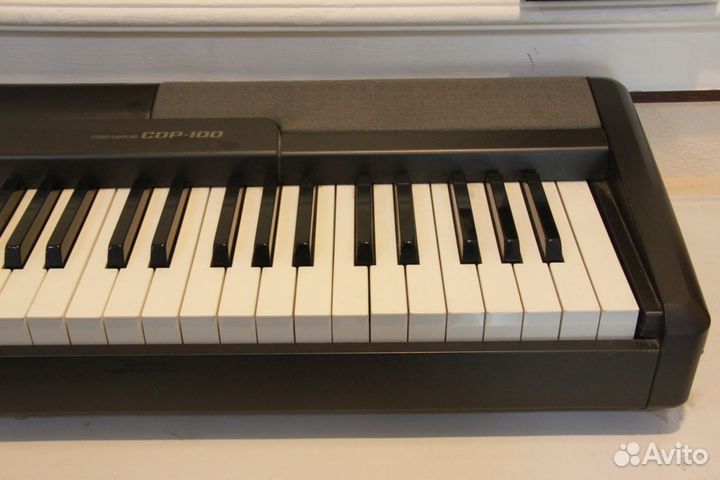 Casio CDP-100 (Цифровое пианино)