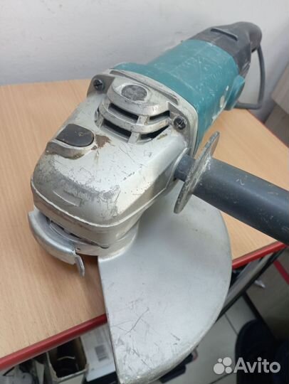 Болгарка Makita GA9010C