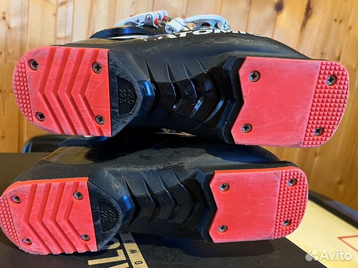 Горнолыжные ботинки atomic 22.0-22.5