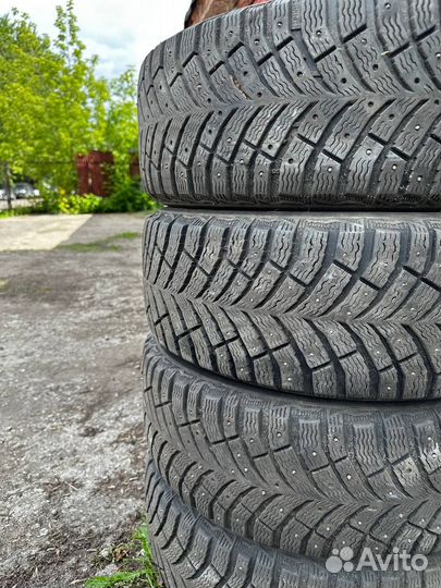 Michelin X-Ice North 4 205/55 R16 94T