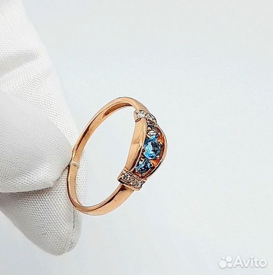 Золотое кольцо с топазом 17,5р