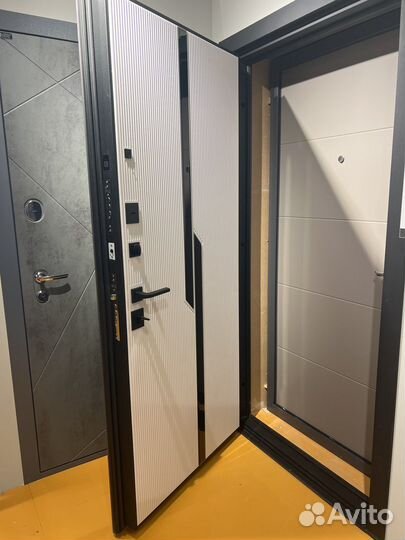 Дверь входная металлическая