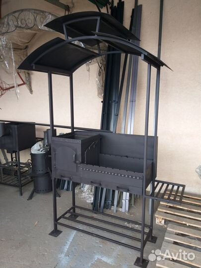 Мангал с крышей