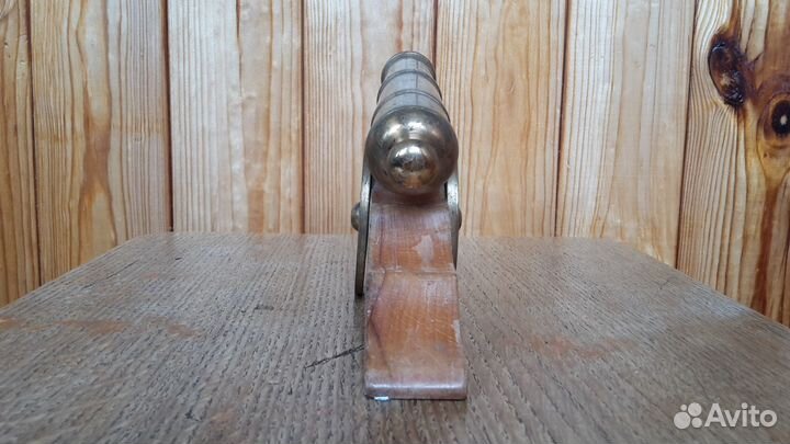 Пушка 19 века на лафете. Латунь