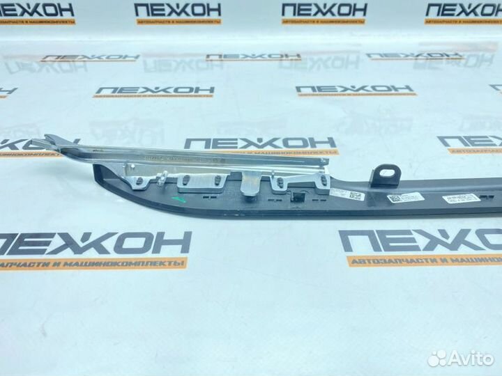 Накладка центральной консоли правая Bmw 7-Series