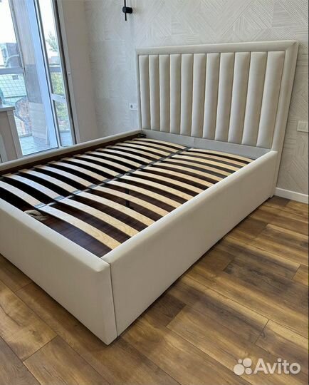 Кровать двухспальная