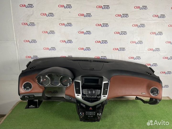 Торпедо Chevrolet Cruze J300 F18D4 2010