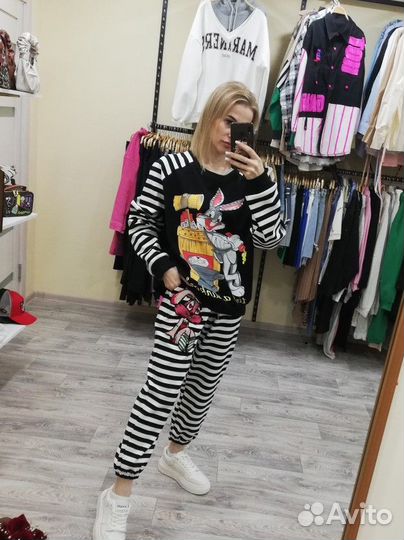 Продам готовый бизнес магазин одежды