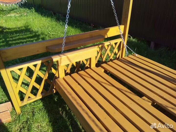 Садовые качели с перголой