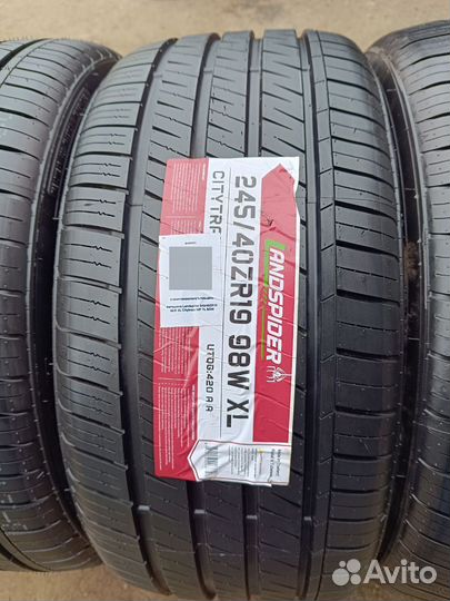 Landspider Citytraxx H/P 245/40 R19 и 275/35 R19