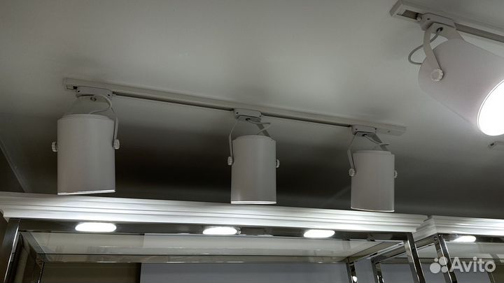 Светильник потолочный на рейлинге