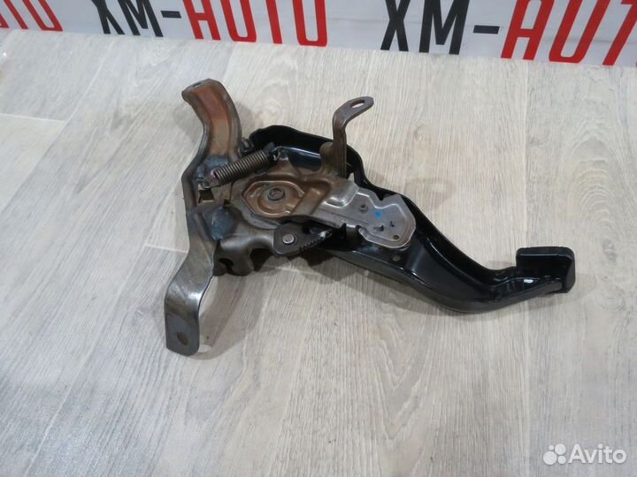 Педаль ручника Toyota Camry 50