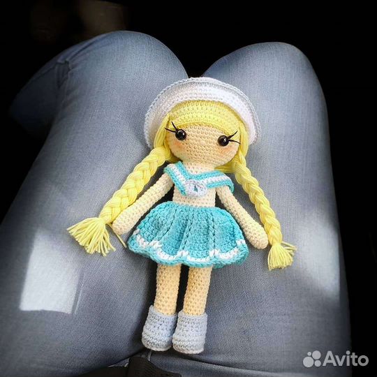 Кукла вязаная